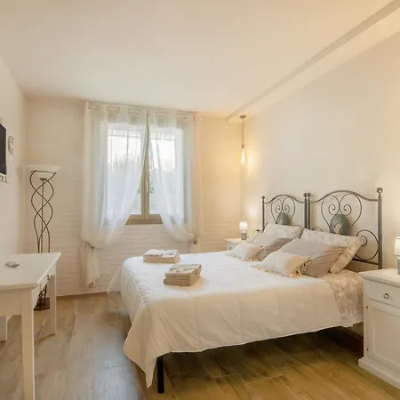 Il Piccolo Borgo For 7 Guests Сasa de vacaciones *