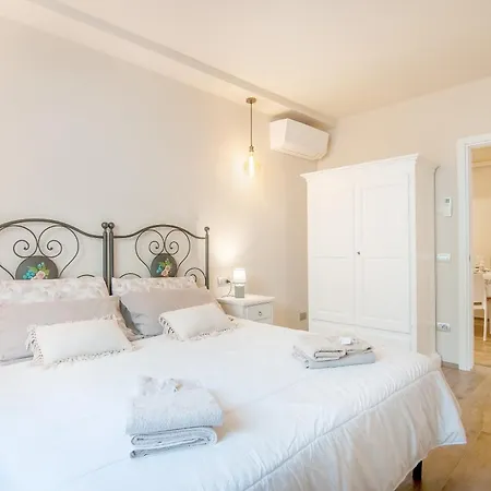 Casa de Férias Il Piccolo Borgo For 7 Guests Certaldo