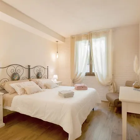 Casa de Férias Il Piccolo Borgo For 7 Guests Certaldo